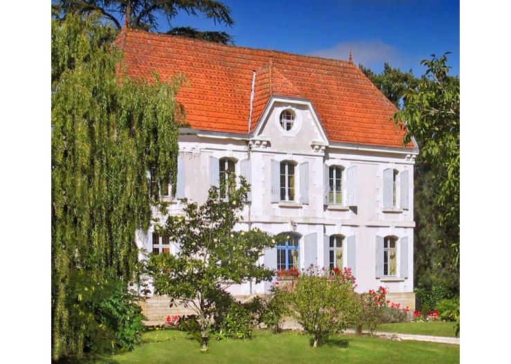 Château stays in France